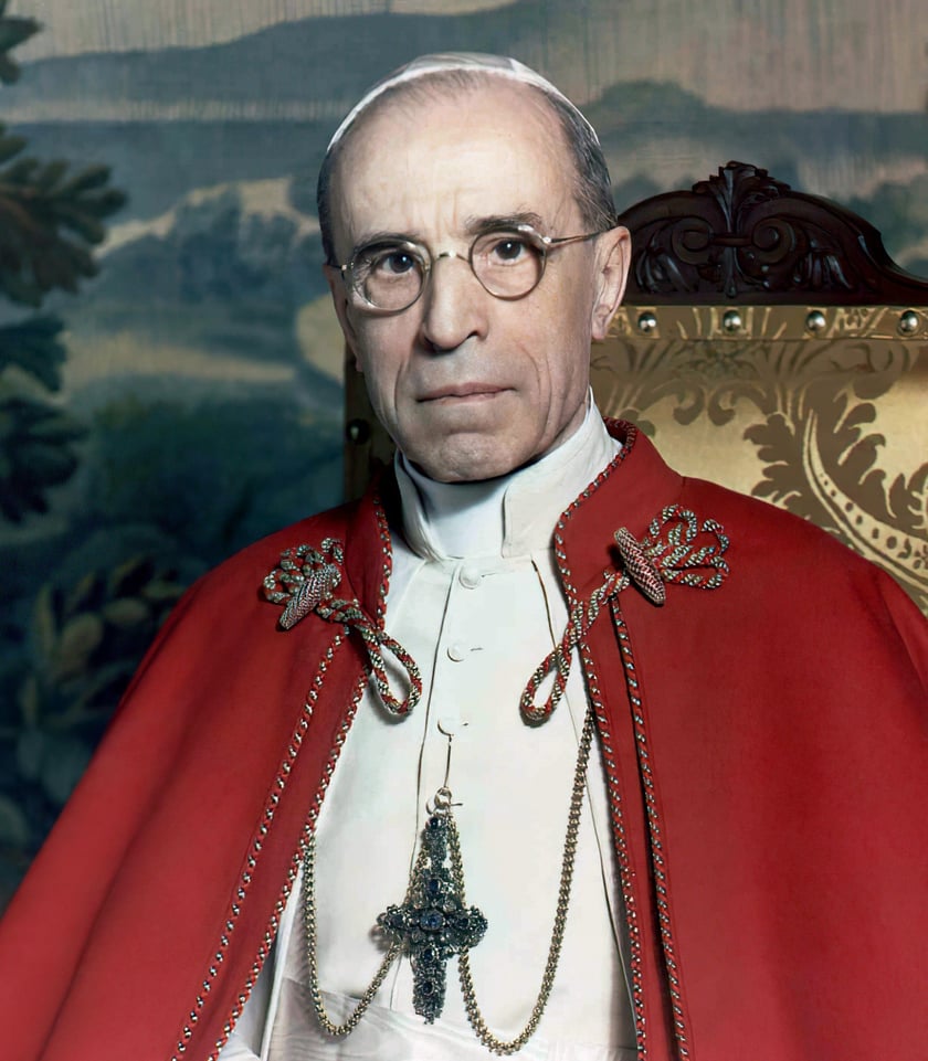 Powiększ obraz: Papież Pius XII