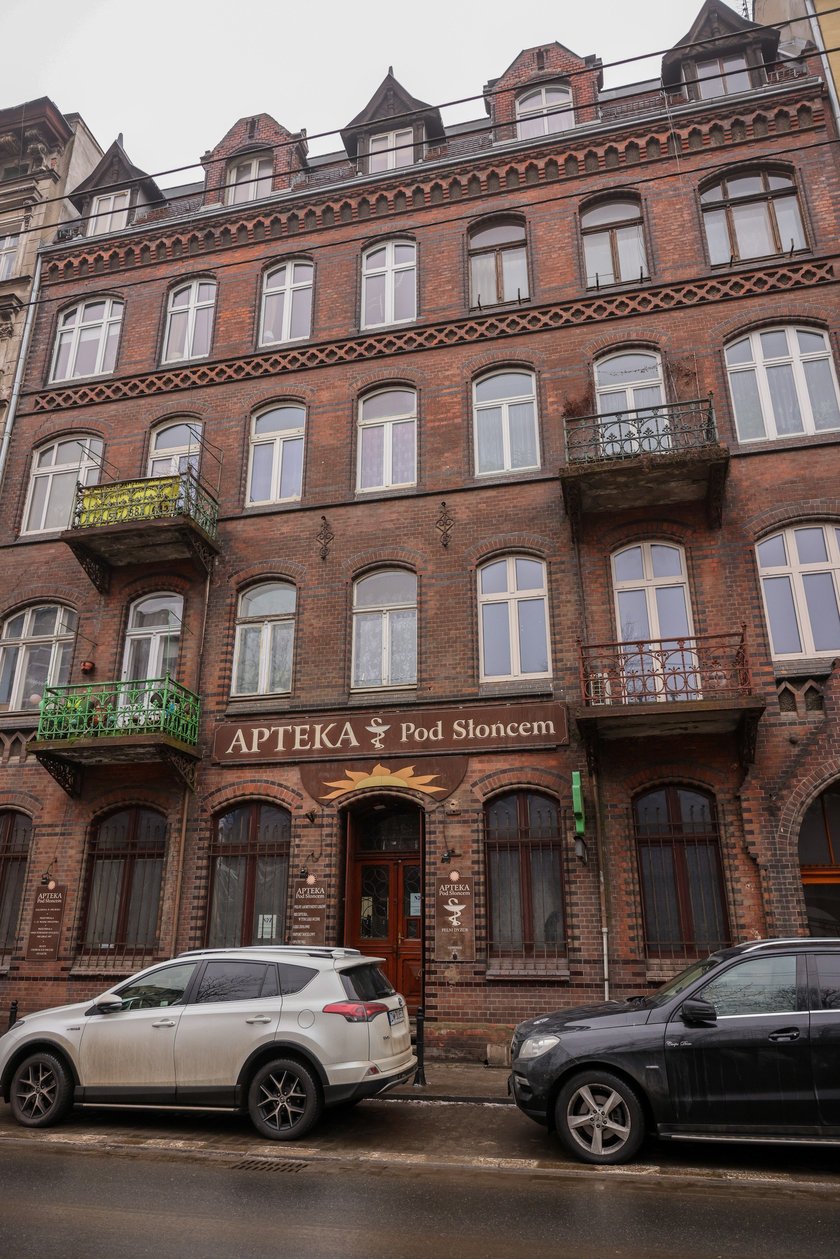 Powiększ obraz: <p>Apteka pod Słońcem we Wrocławiu. Piękne wnętrze zmieni właściciela</p>