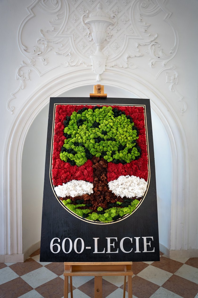 <p>Tauron Festiwal Kwiat&oacute;w i Sztuki w tym roku po raz 36. na Zamku Książ w dniach 30.04-3.05.2026. Kompozycja na 600-lecie Wałbrzycha.</p>