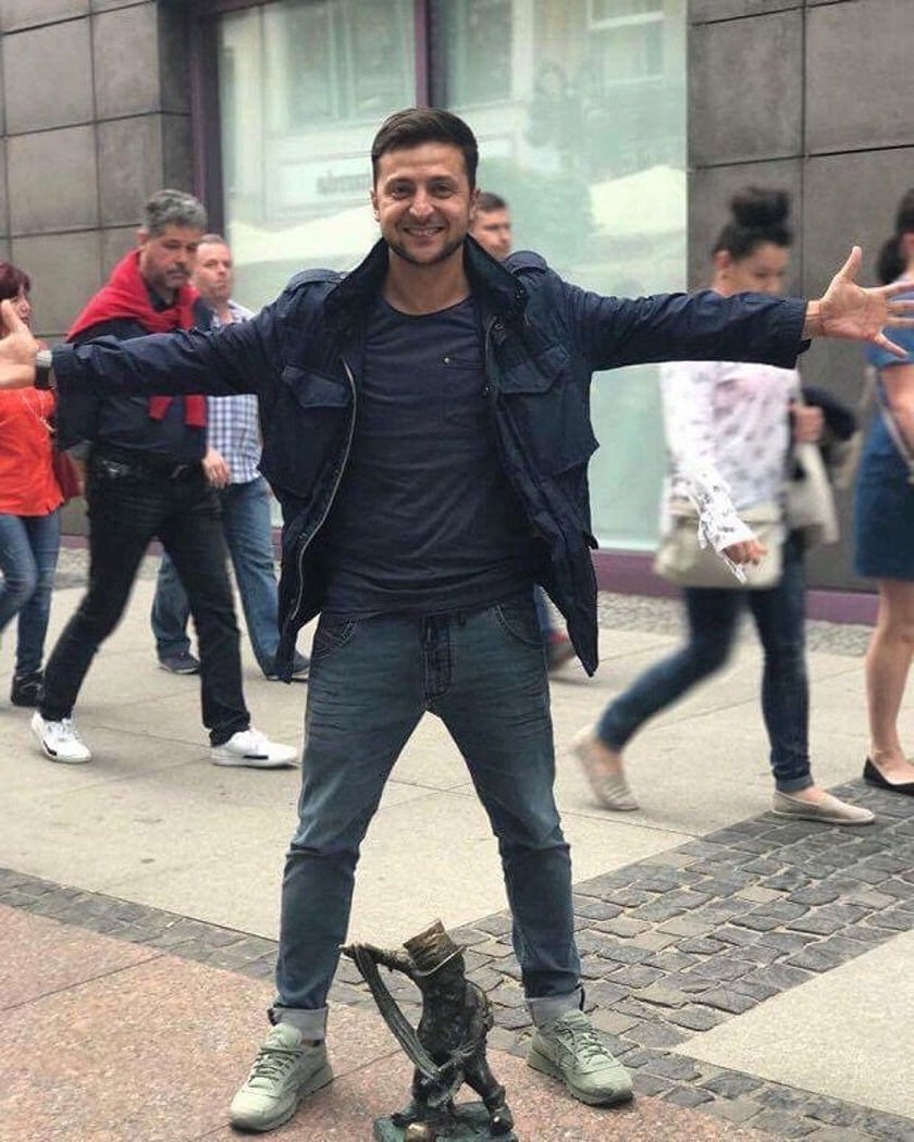 Na zdjęciu widać przyszłego  prezydenta Ukrainy w czasie jego wizyty we Wrocławiu