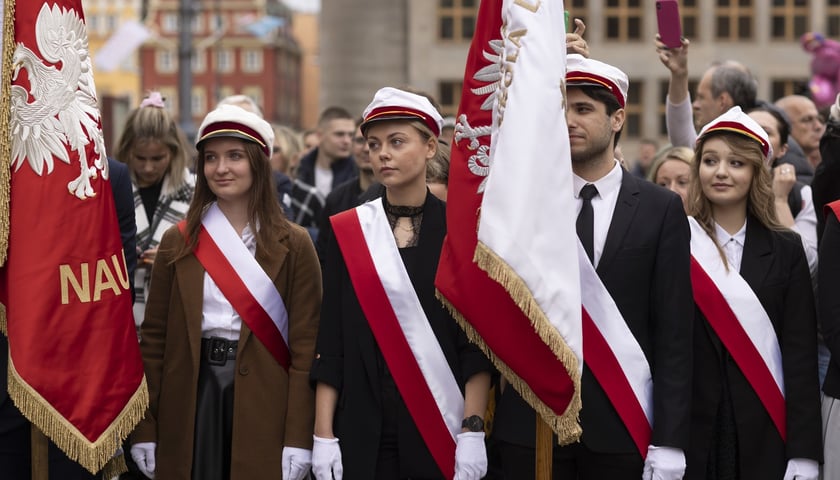 Uroczysta inauguracja roku akademickiego 2022 w Auli Leopoldyńskiej i Gaudeamus igitur na wrocławskim Rynku