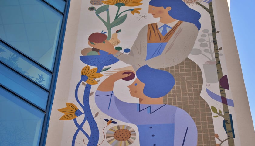 Mural Oteckiego na budynku Uniwersytetu Przyrodniczego przy placu Grunwaldzkim