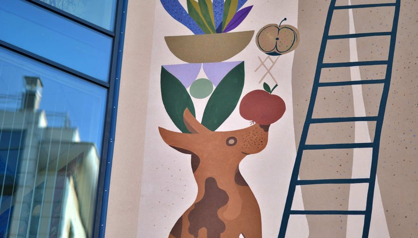 Mural Oteckiego na budynku Uniwersytetu Przyrodniczego przy placu Grunwaldzkim