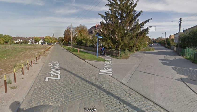 Rusza przebudowa chodnika na Klecinie. Utrudnienia także dla kierowców