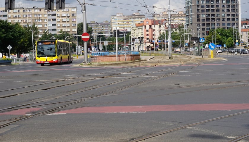 Remont torowiska na placu Jana Pawła II [HARMONOGRAM PRAC]