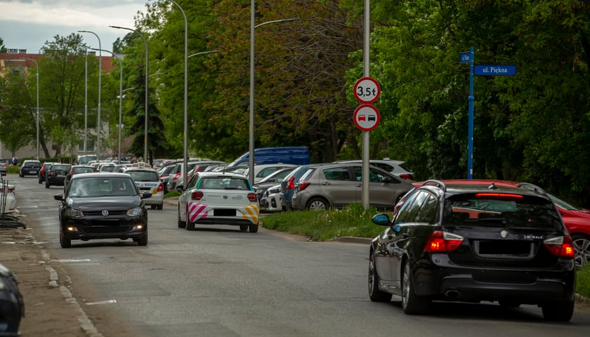 Na ul. Pięknej powstanie rondo. Skrzyżowanie z ul. Nyską zostanie zamknięte