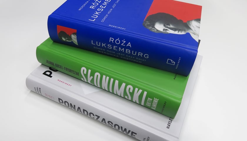 Na zdjęciu książki, które można wygrać w konkursie