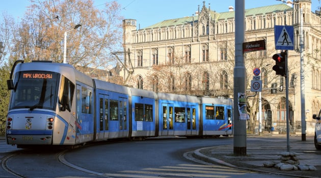 21 grudnia – koniec prac na skrzyżowaniu ulicy Podwale, Krupniczej i Sądowej