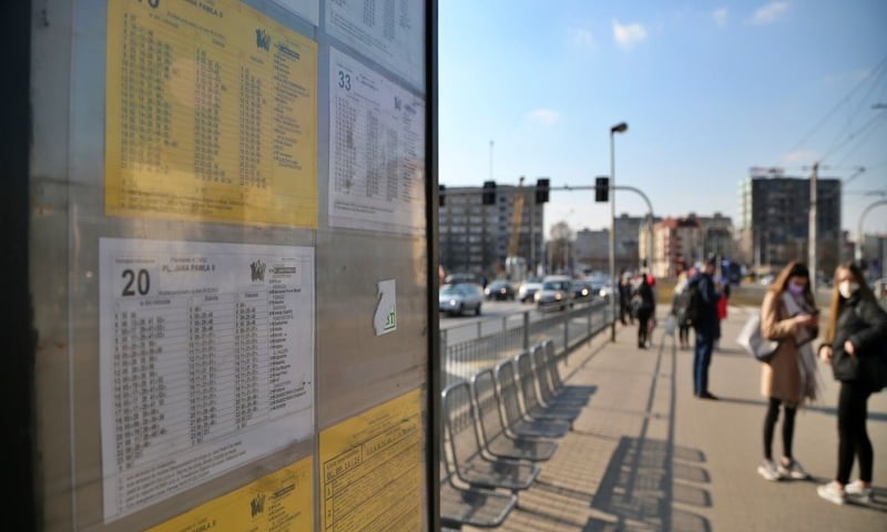 26 czerwca – zmiana nazwy przystanku przy ulicy Trzmielowickiej