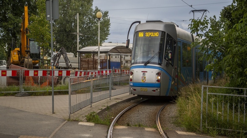 28 sierpnia –  linie tramwajowe 2, 6, 7 i 17 wracają na stałe trasy