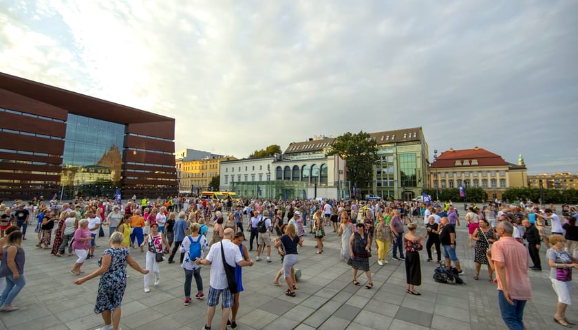 Potańcówka na Placu Wolności
