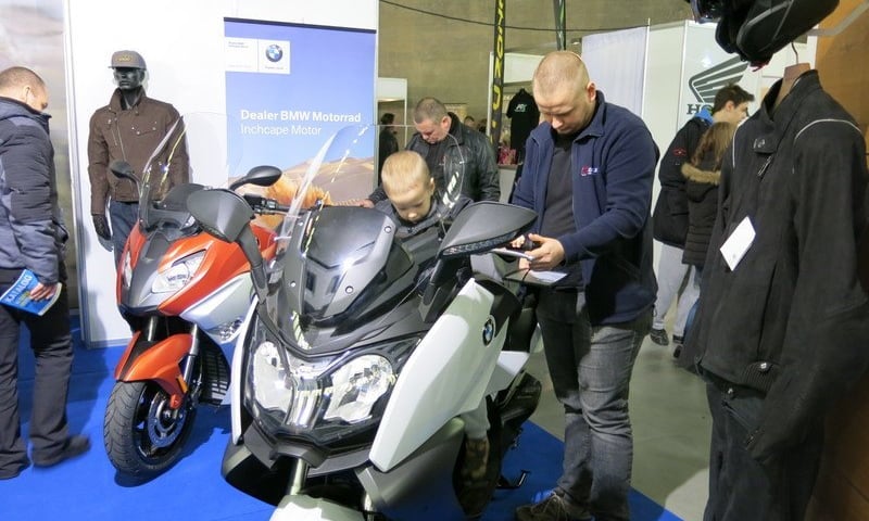 Co krok nowa miłość... na targach motocyklowych [ZDJĘCIA]