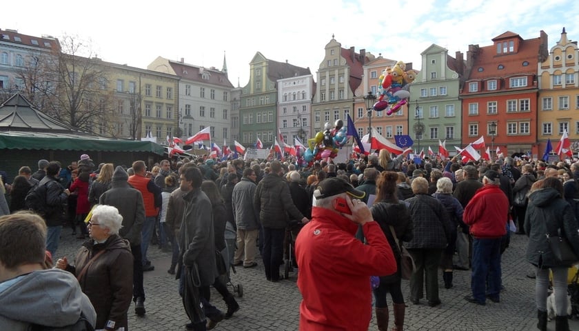 Manifestacja KOD we Wrocławiu [ZDJĘCIA]