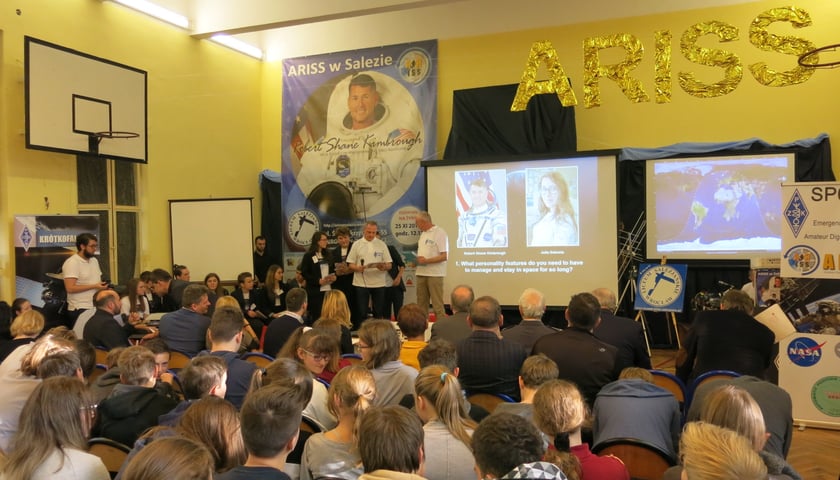 Uczniowie rozmawiali na żywo z astronautą