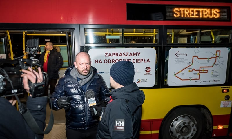 Streetbus we Wrocławiu: Autobus dla osób bezdomnych na ulicach miasta