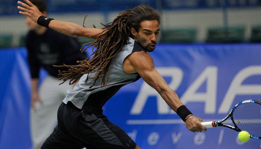 Dustin Brown w ekspresowym tempie w półfinale