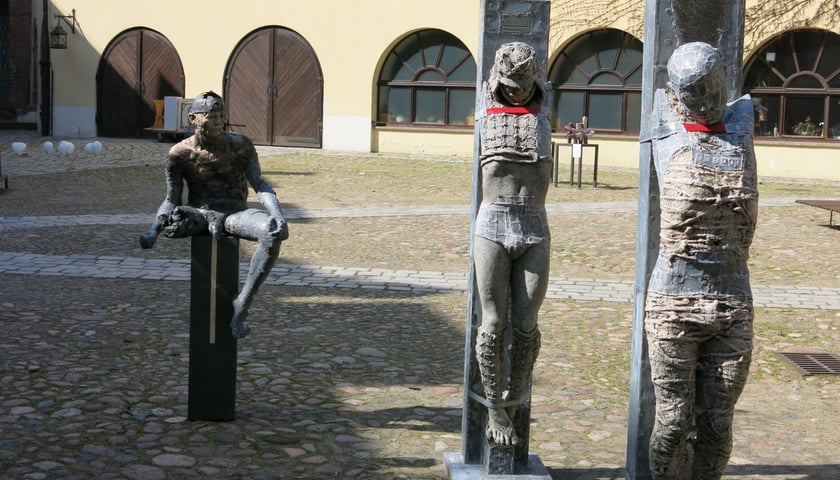 ESK 2016: Ceramika i szkło. Wystawa w Arsenale