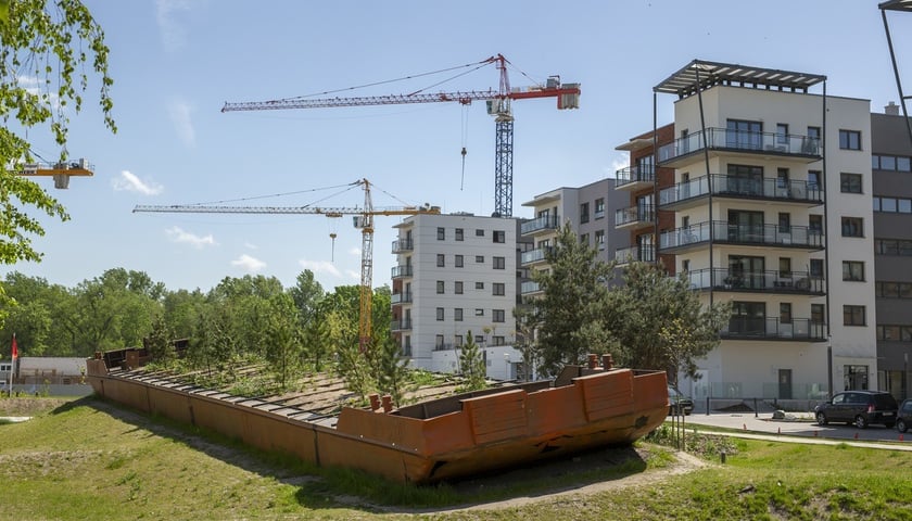 rzeźba Barka Andrzeja Jarodzkiego Olimpia Port
