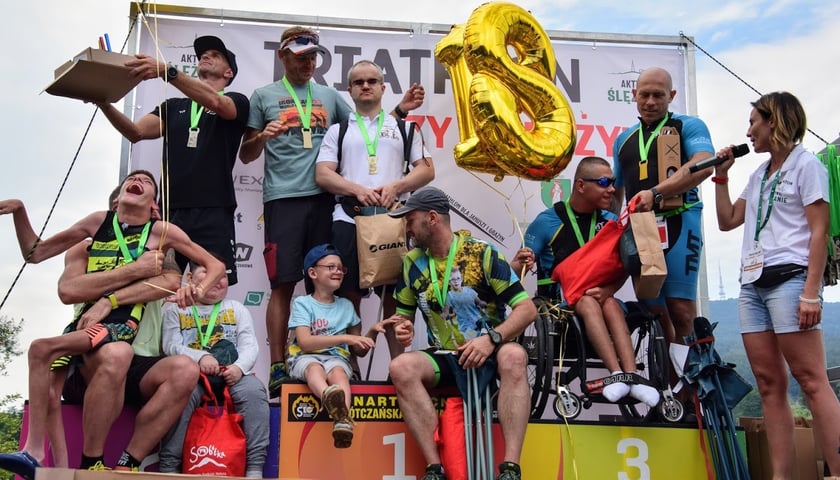 ?Triathlon dla Januszy i Grażyn? ma przede wszystkim ma cel integracyjny - promuje włączenie w zmagania osób z niepełnosprawnościami