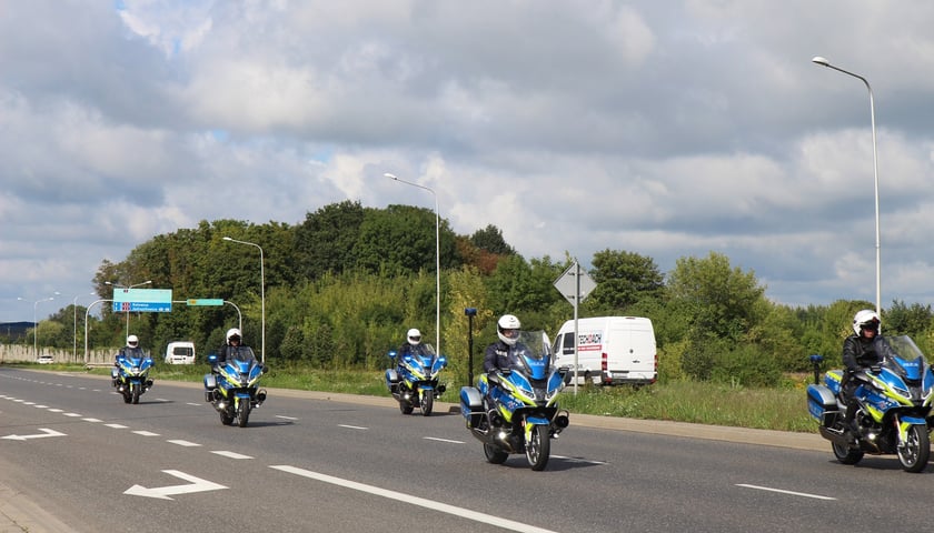 Dolnośląscy policjanci drogówki otrzymali motocykle BMW R1250 RT