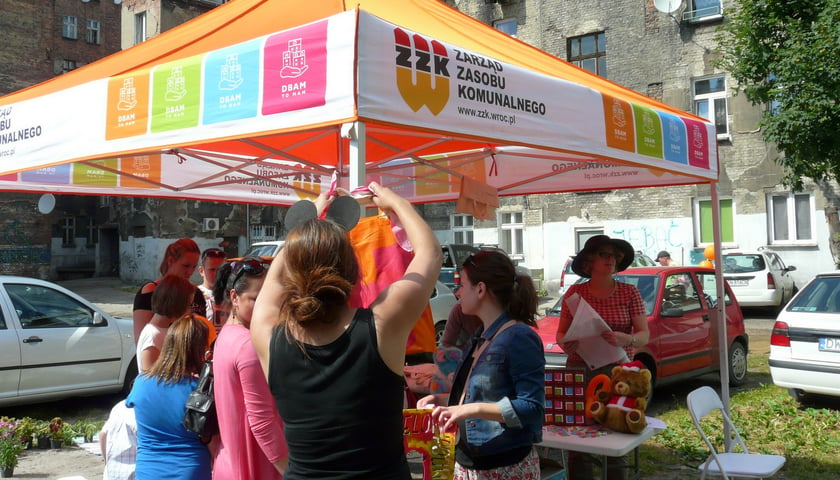 Na zdjęciu jeden z festynów na wrocławskich osiedlach organizowany przez ZZK w ramach Dbam to mam