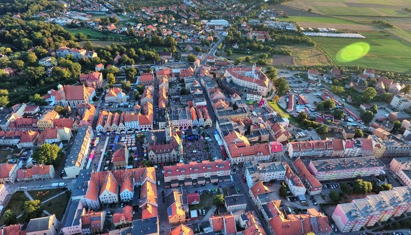 Na zdjęciu panorama miejska centrum Jawora