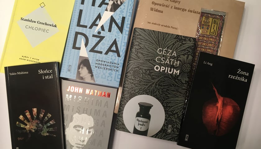 na zdjęciu książki PIW-u, które można wygrać w konkursie wroclaw.pl