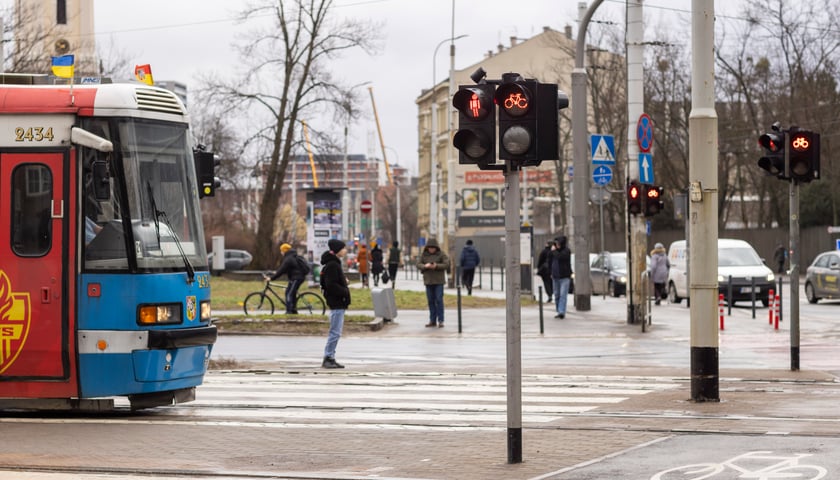 Tramwaje nie jeżdżą na Poświętne z powodu naprawy torowiska 