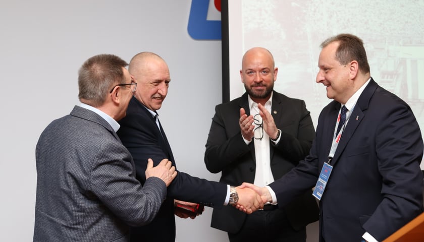 Walny zjazd delegatów NZSS Solidarność MPK Wrocław w zajezdni przy ul. Obornickiej