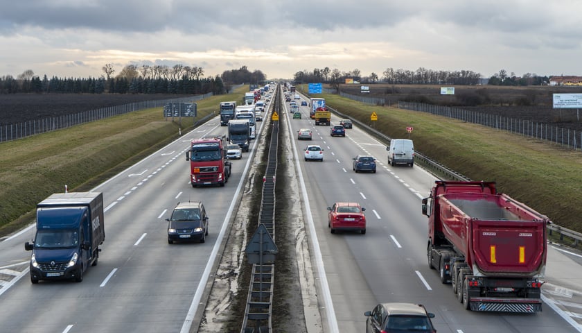Na zdjęciu ilustracyjnym: samochody na A4