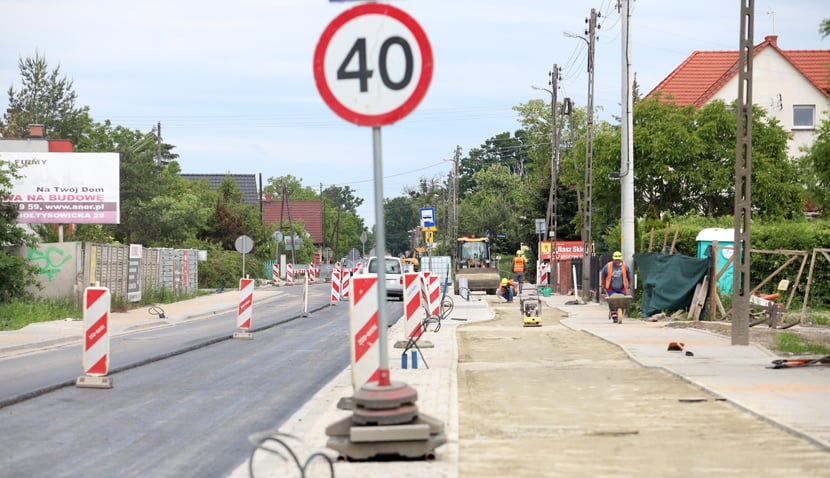 Przebudowa ul. Obornickiej i sąsiadujących dróg - zobacz, jak idą prace [ZDJĘCIA] 
