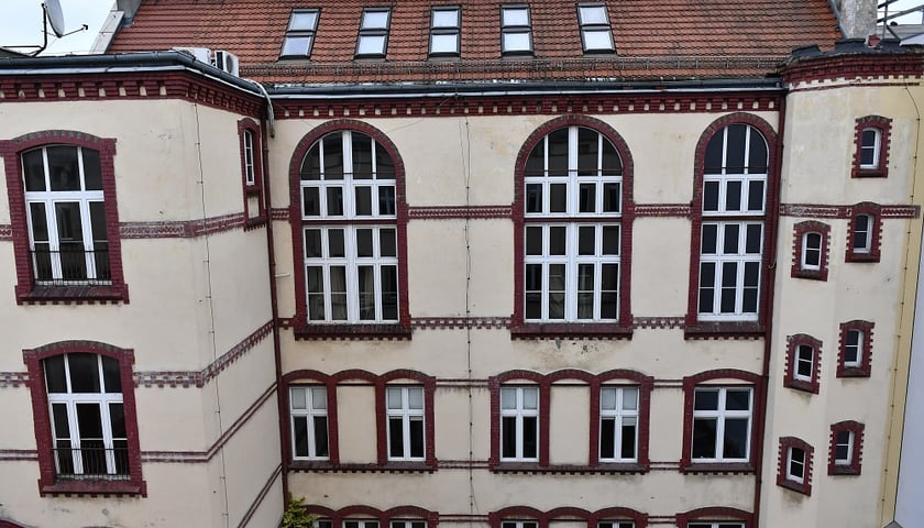 <p>Coraz bliżej remontu Młodzieżowego Domu Kultury przy ul. Kołłątaja 20&nbsp;</p>