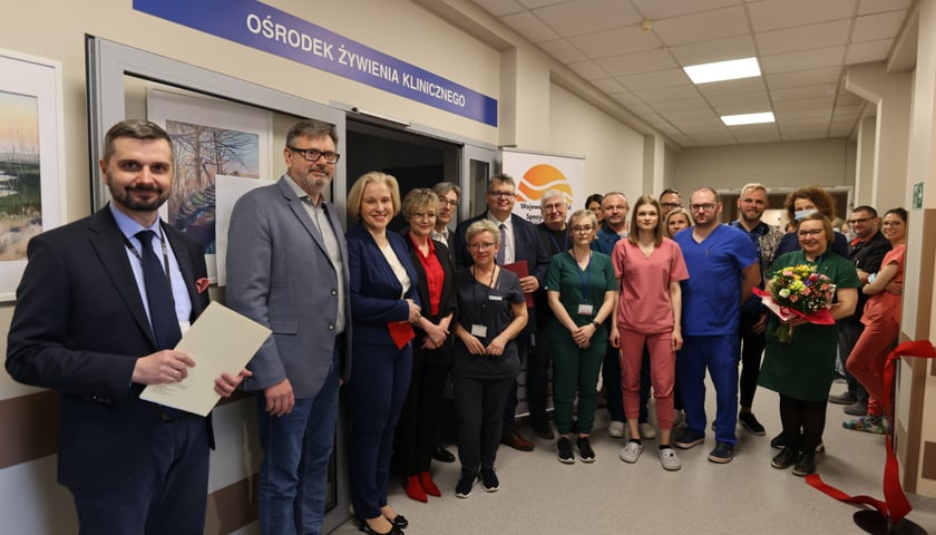 Zdjęcie z oficjalnego otwarcia Ośrodka Żywienia Klinicznego w szpitalu przy ul. Koszarowej