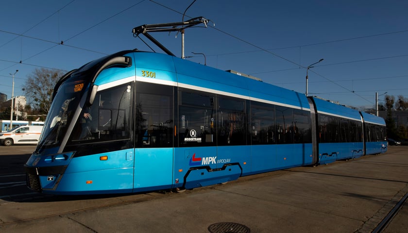 Zakończenie wymiany rozjazdów na skrzyżowaniu Pułaskiego/Małachowskiego.