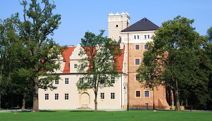 Kobierzyce – muzeum motoryzacji, pałace Templariuszy i cukrowych magnatów