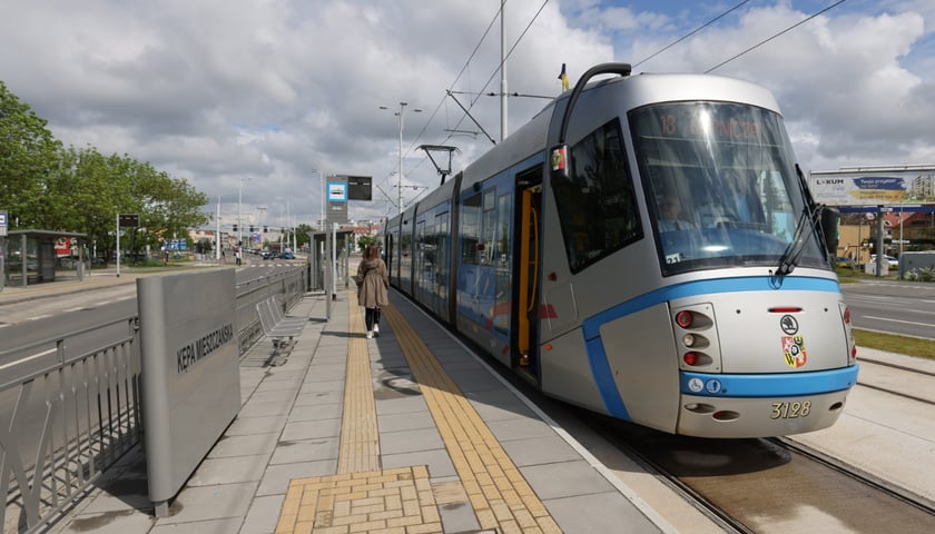 Przystanek Kępa Mieszczańska na nowej trasie tramwajowej przez Popowice