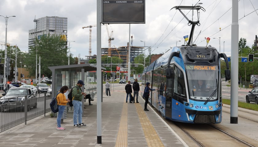 Przystanek Kępa Mieszczańska na nowej trasie tramwajowej przez Popowice