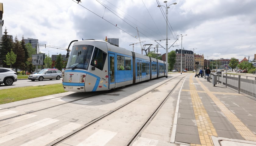 Przystanek Kępa Mieszczańska na nowej trasie tramwajowej przez Popowice