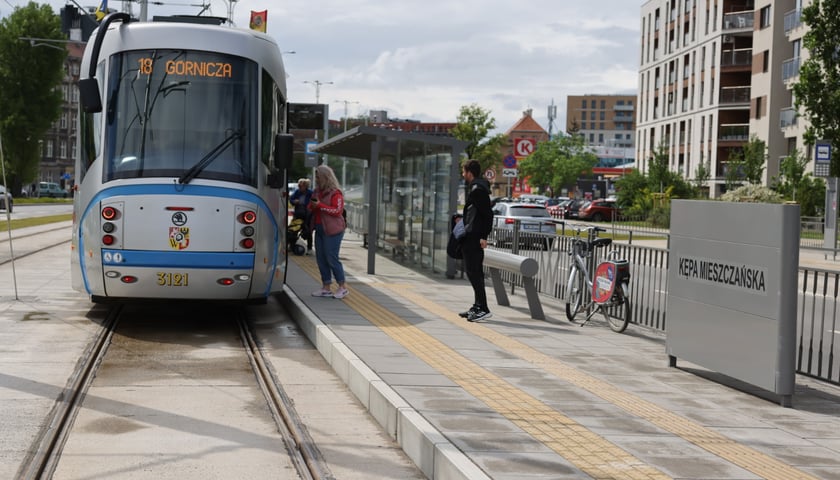 Przystanek Kępa Mieszczańska na nowej trasie tramwajowej przez Popowice