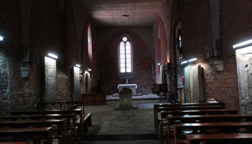 W kościele św. Klary znajduje się prawdziwe mauzoleum Piastów wrocławskich