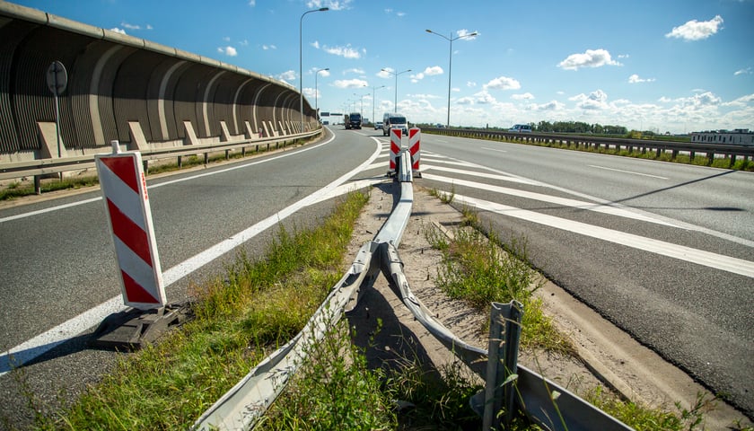 Zjazd na Autostradowej Obwodnicy Wrocławia 