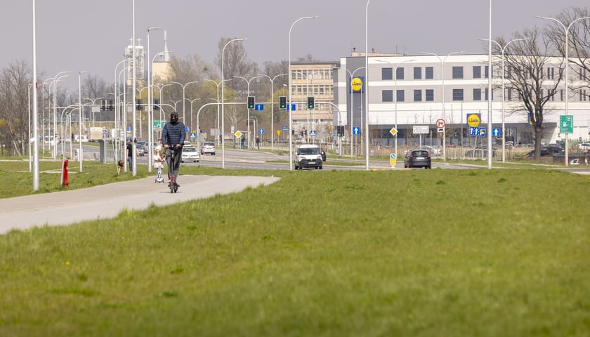 Podpisanie umowy na budowę trasy komunikacji zbiorowej na Jagodno, kwiecień 2023