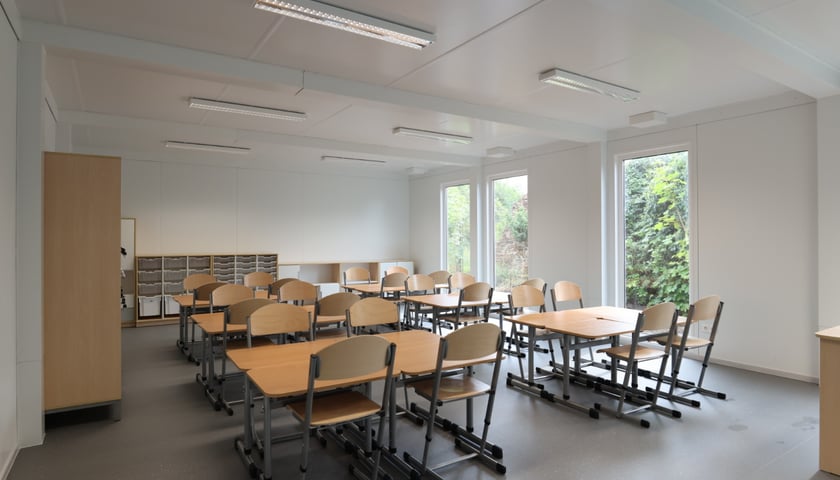 <p>Nowa Publiczna Szkoła Podstawowa Specto przy ul. Lubelskiej 95a na Maślicach</p>