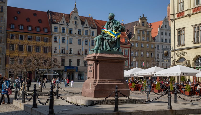 Pomnik Aleksandra hr. Fredry na wrocławskim Rynku