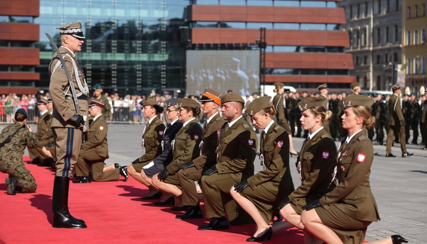 <p>Promocja absolwent&oacute;w Akademii Wojsk Lądowych na pierwszy stopień oficerski (wrzesień 2023)</p>