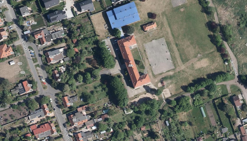 Lokalizacja terenu przy szkole