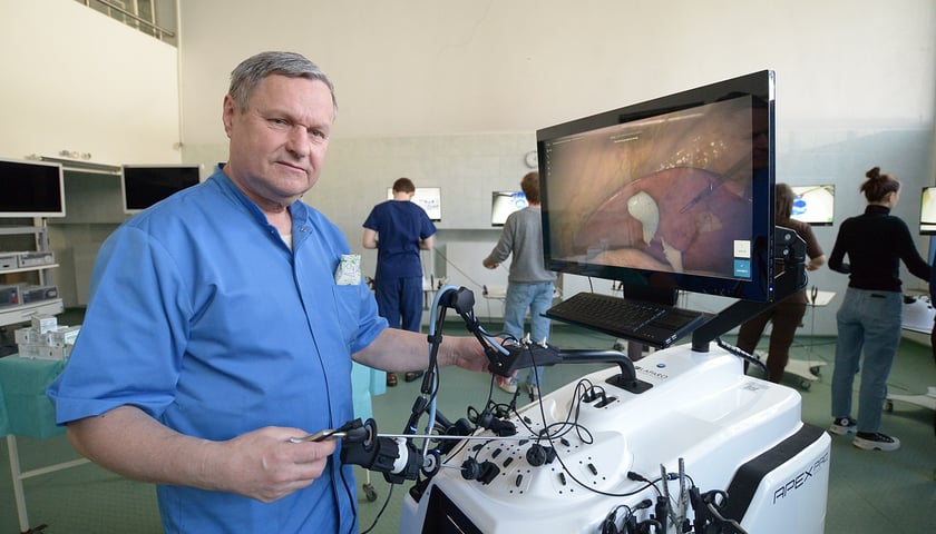 Prof. Zdzisław Kiełbowicz, kierownik Katedry i Kliniki Chirurgii Wydziału Medycyny Weterynaryjnej Uniwersytetu Przyrodniczego we Wrocławiu.