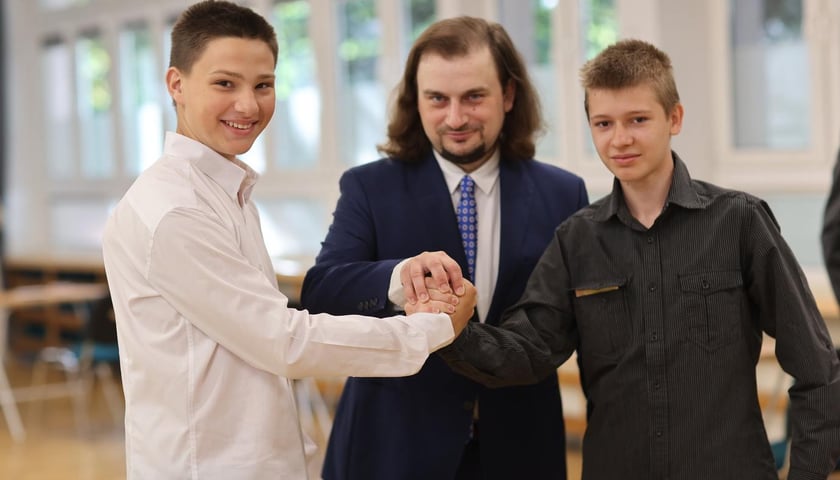 Uczniowie SP nr 29 przed egzaminem z j. polskiego
