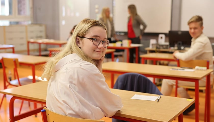 Uczniowie SP nr 29 przed egzaminem z j. polskiego