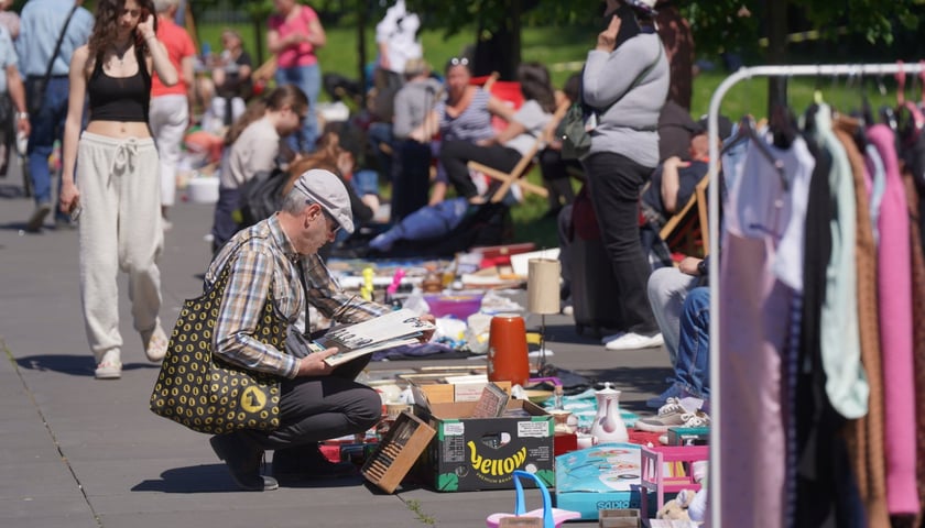 Powiększ obraz: Pchli Targ przy Centrum Historii Zajezdnia